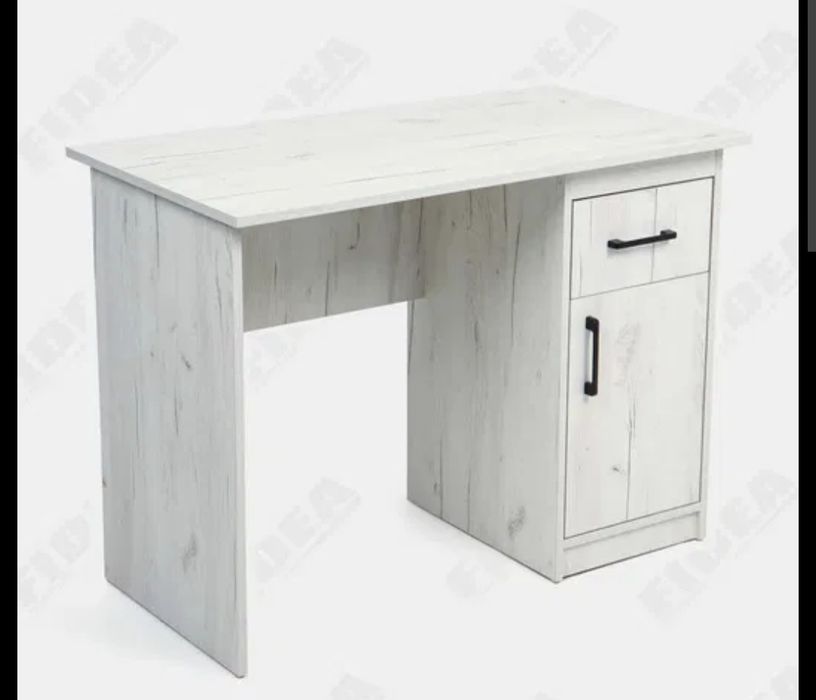 Продаётся стол и тумбочка