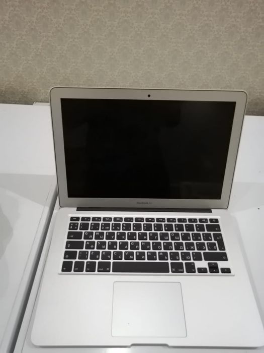 Макбук эйр каробкасымен