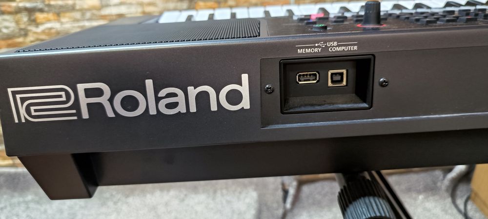 Професионален синтезатор Roland EA 7