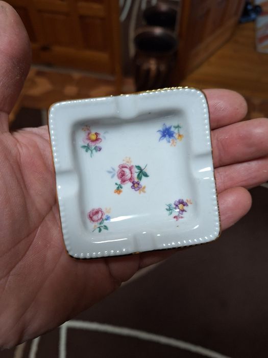 Пепелник и Гилотина за пури