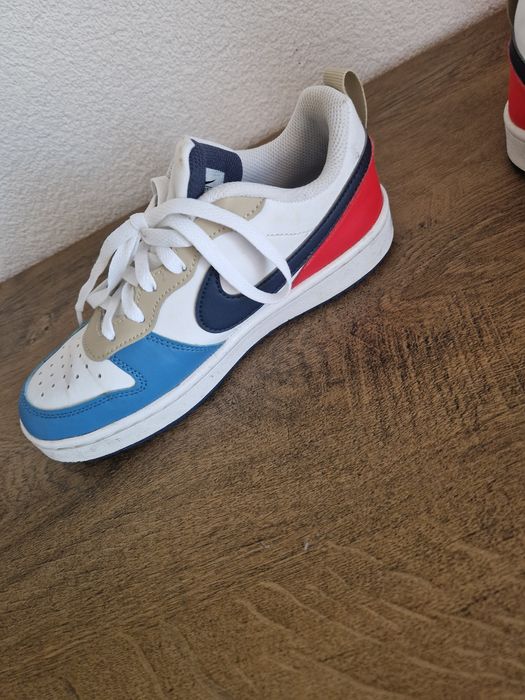 Adidasi Nike marimea 36.5