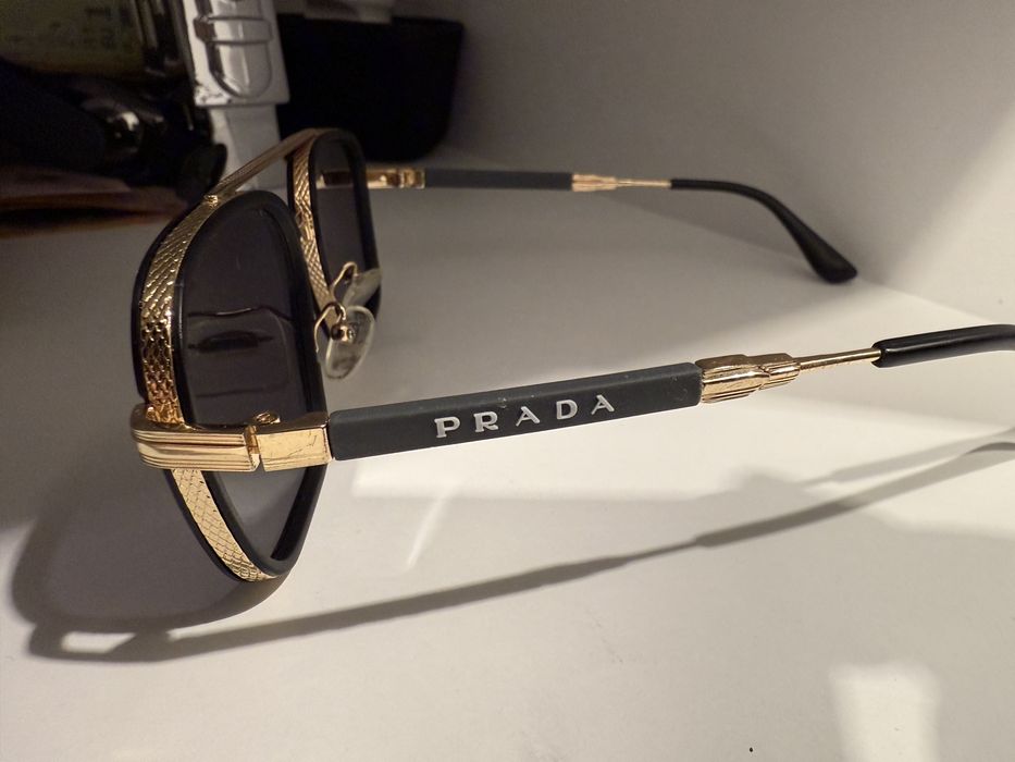 Ochelari de soare prada