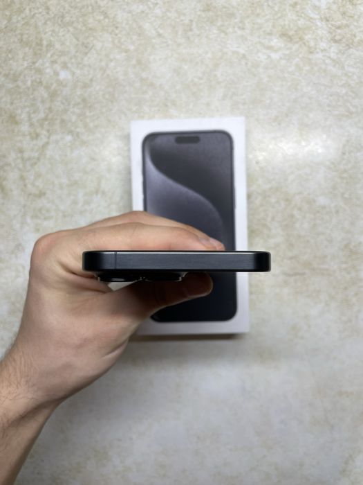 iPhone 15 pro max 256 gb black titan