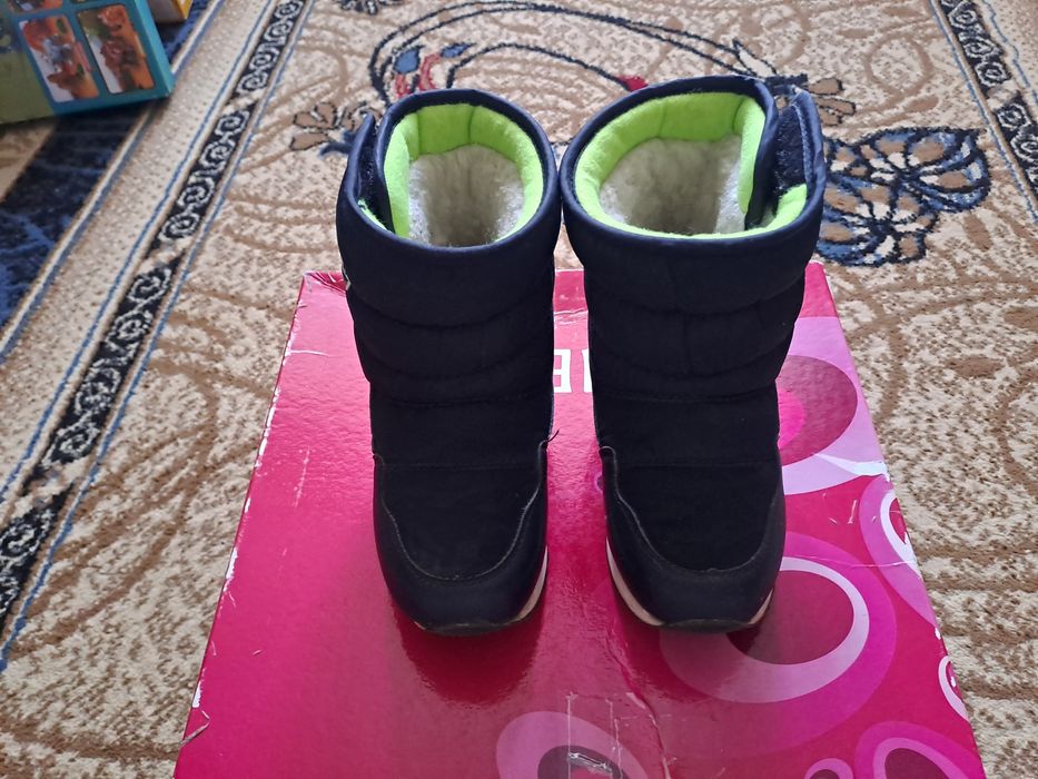 Продам дутыши на мальчика