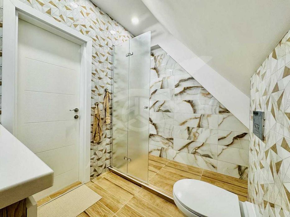 Дава се под наем Тристаен апартамент в Варна, Бриз - 75 кв.м за 1097.01 € - Снимка #7