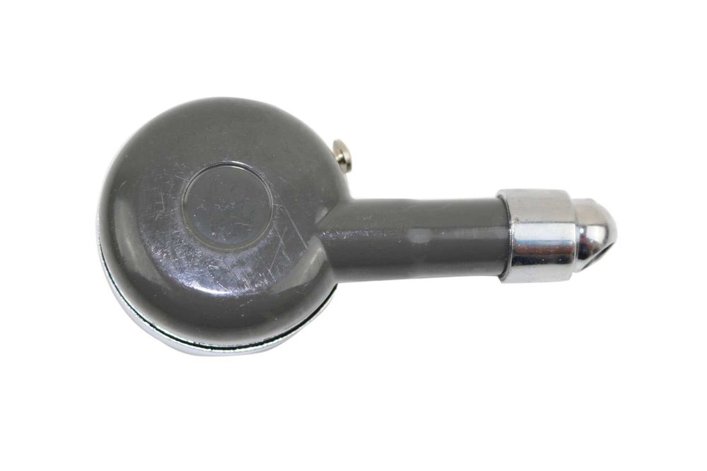 Манометър за гуми метален в кутийка