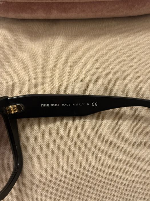 MIU MIU Sunglasses