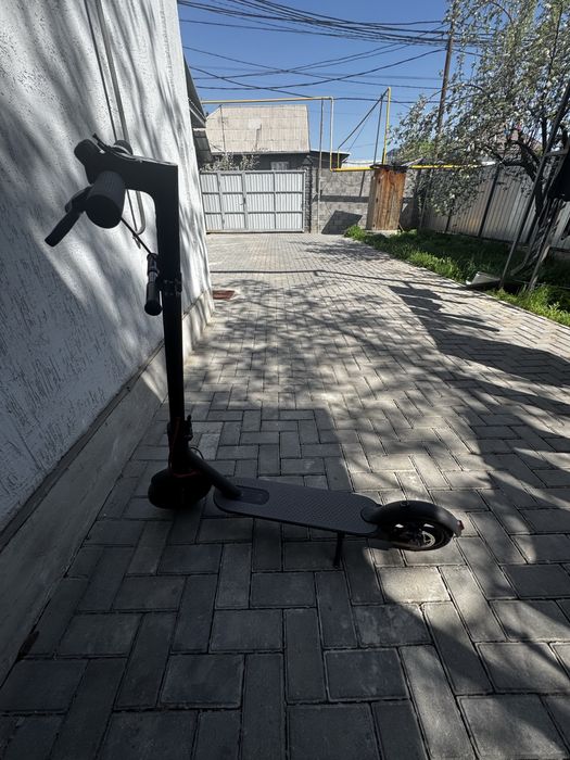 Продам электросамокат Xiaomi