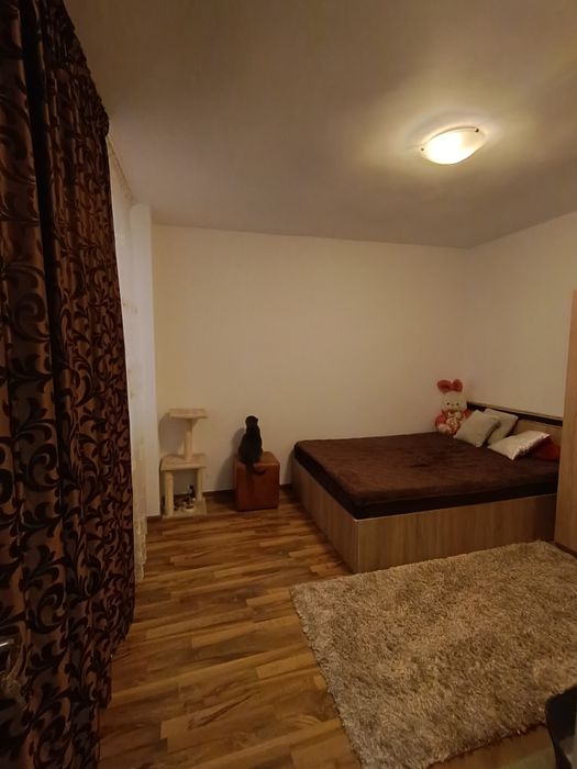 Vand apartament 3 camere decomandat