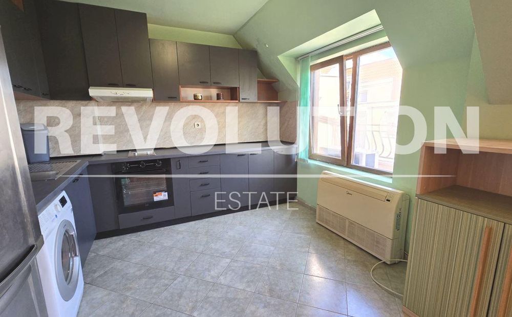 Дава се под наем Четиристаен апартамент в Варна, Бриз - 130 кв.м за 750 € - Снимка #1