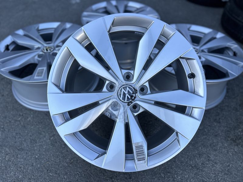 18цола Vw Фолксваген Volkswagen Оригинални 4бр
