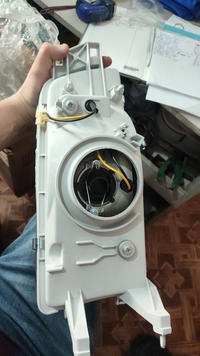 Митсубиси Лансер фара дутый