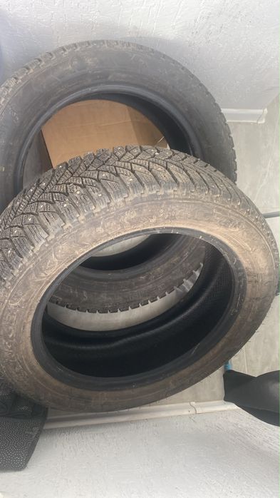 Зимние шины с шипами 215/55 R17