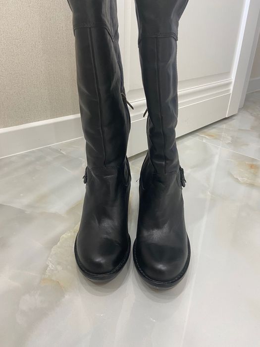 Продам зимние сапоги Ugg