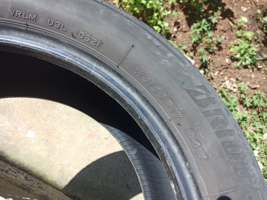 Bridgestone 215/55/17 летни