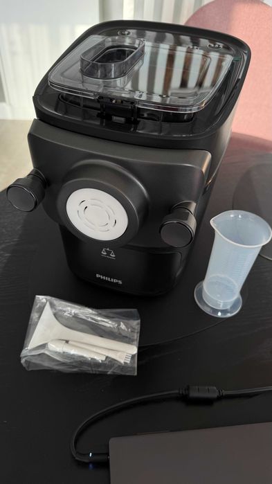 Philips Pasta Maker 7000 Series HR2660 – машина за паста, чисто нова