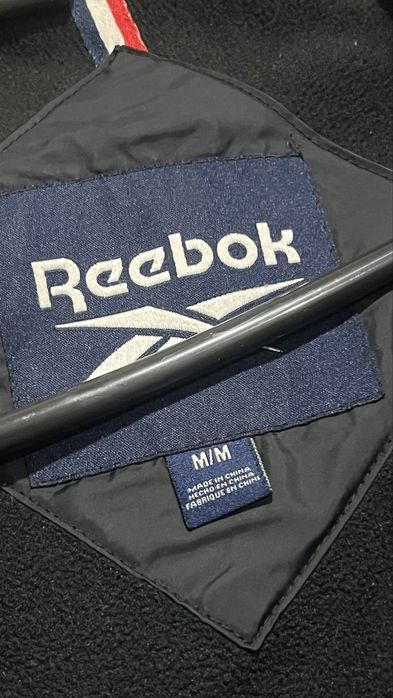 Продам куртка Reebok