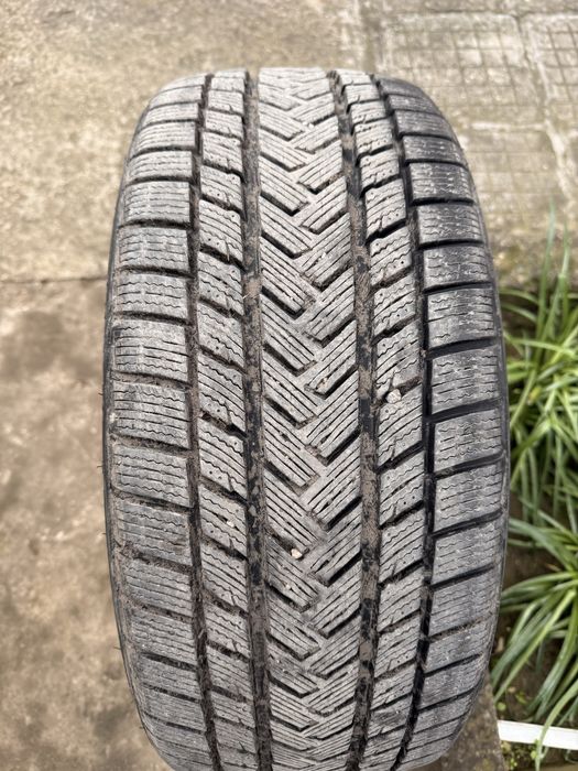 Зимни гуми 215/40/18