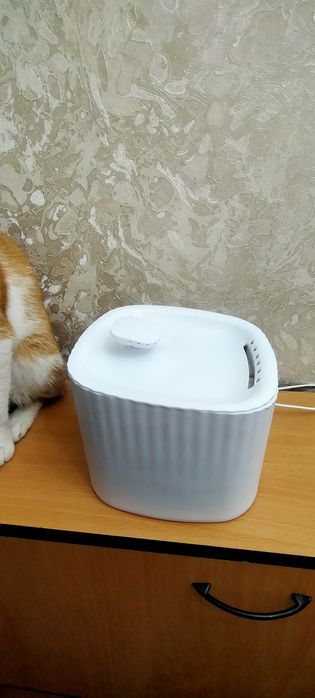 Поилка-фонтанчик  для домашних питомцев