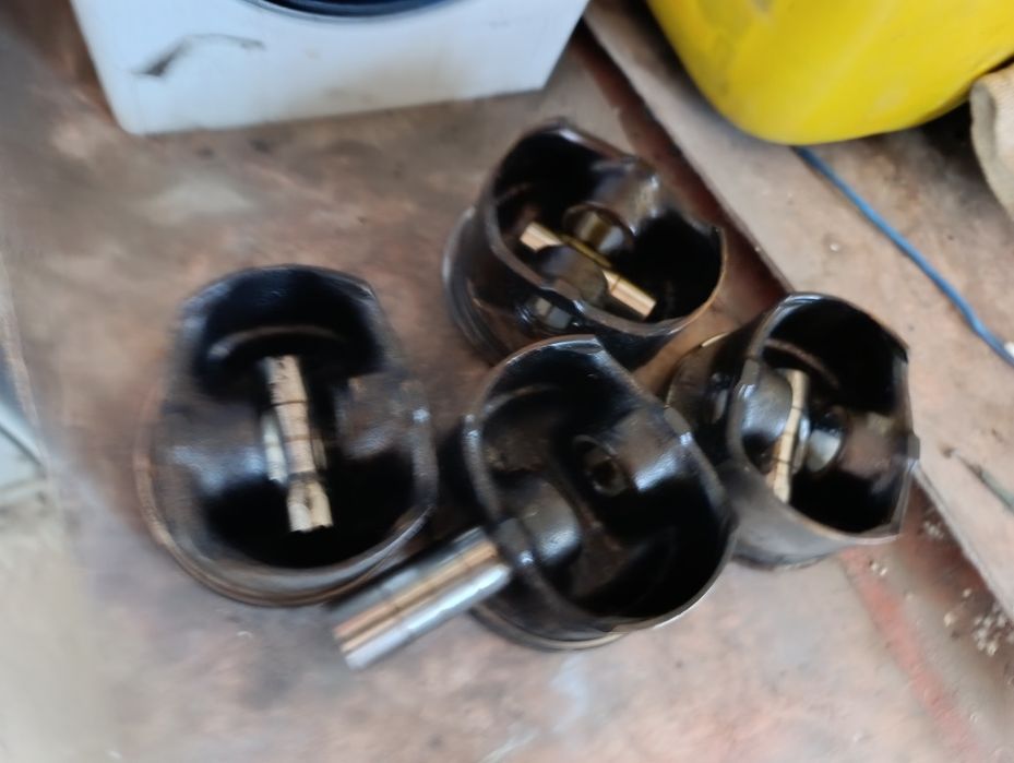 м 111 на Мерседес 2.2  по запчастям