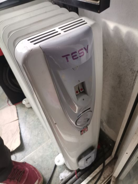 Calorifer electric cu ulei cu 14 elemenți perfect funcțional