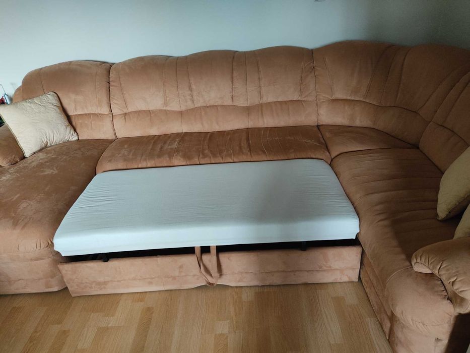 Диван с лежанка и функция за сън