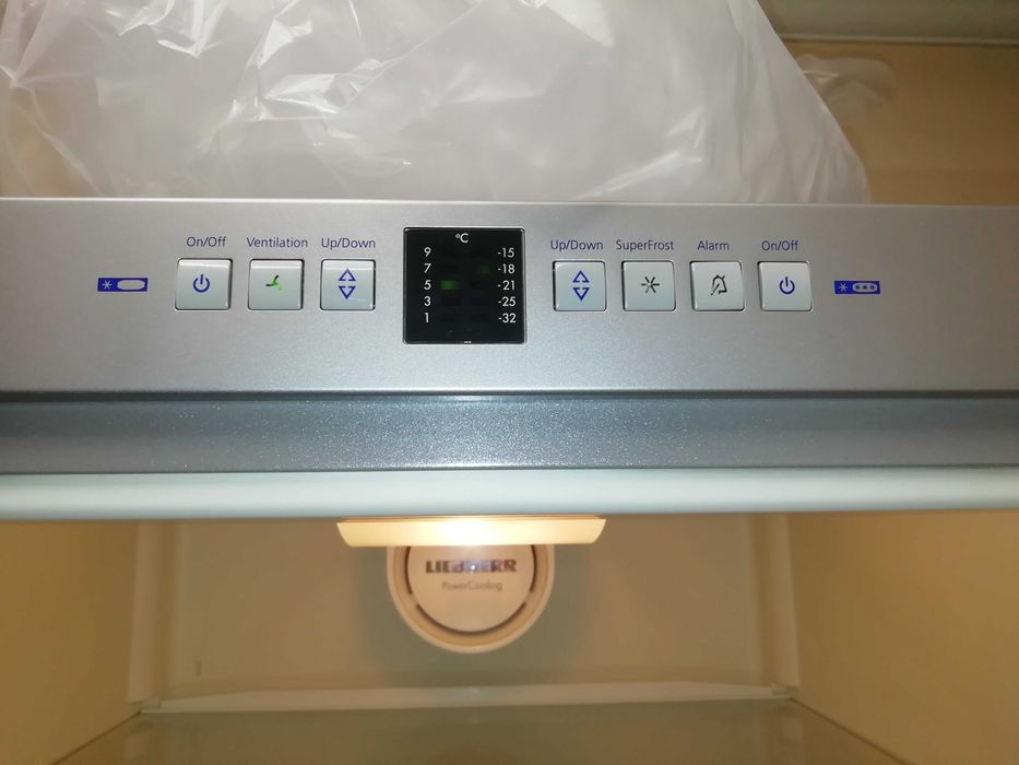 Супер Немски Хладилник с Фризер LIEBHERR ЛИБХЕР CNesf 4003 NO FROST INOX SILVER