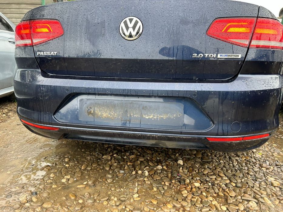 Stop stânga caroserie Volkswagen Passat B8