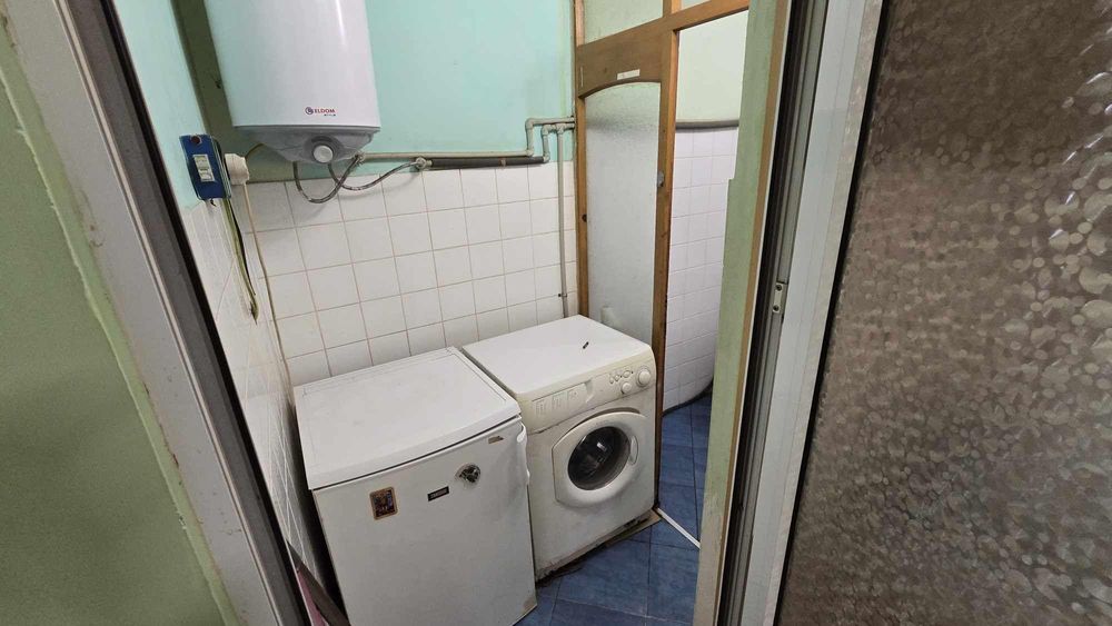 Дава се под наем Двустаен апартамент в Варна, Цветен квартал - 45 кв.м за 250 € - Снимка #5