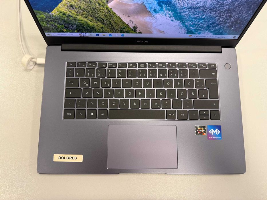 Honor MagicBook 15 – AMD Ryzen 5, 8GB RAM, 256GB SSD–Отлично състояние
