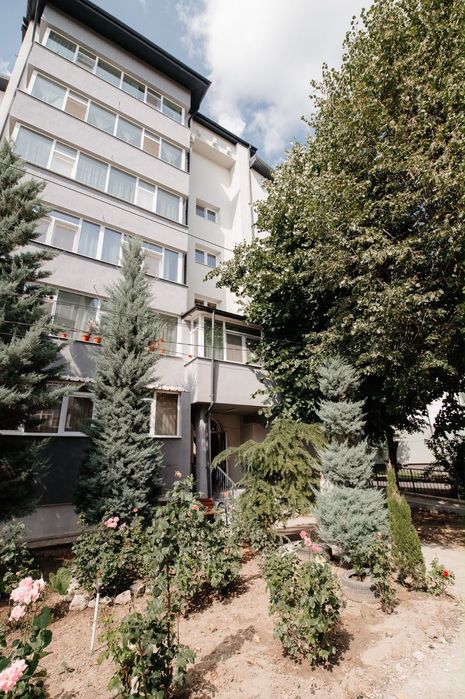 Apartament 3 camere/ lux/ Et.1