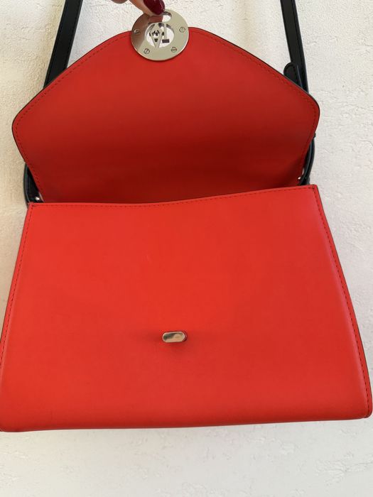 Сумка Armani Jeans на ремешке через плечо