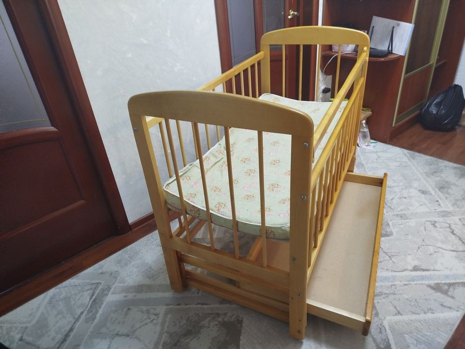 Продам кроватку детскую