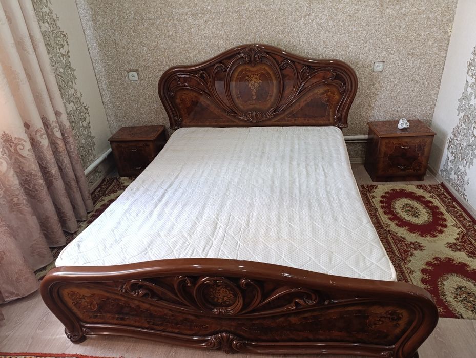 Спальный гарнитур