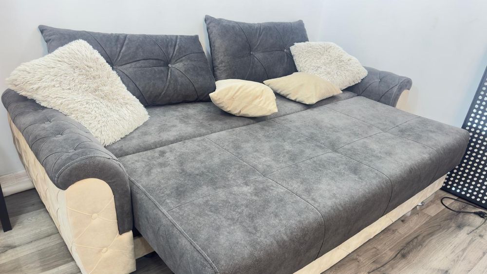 Canapea extensibilă moderna 3 locuri