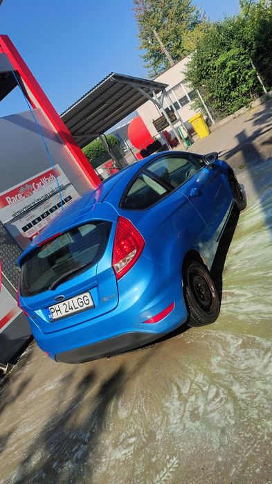 Vând Ford fiesta 6