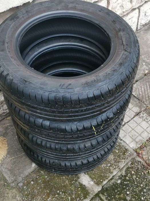 Зимни гуми 2 броя firestone 215/70/16 и 4 броя летни 165/70/14