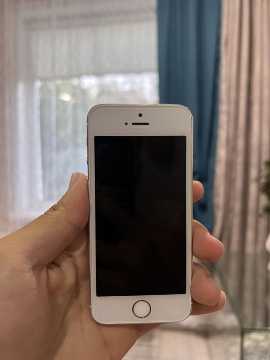 Продам iPhone 5s в отличном состоянии.