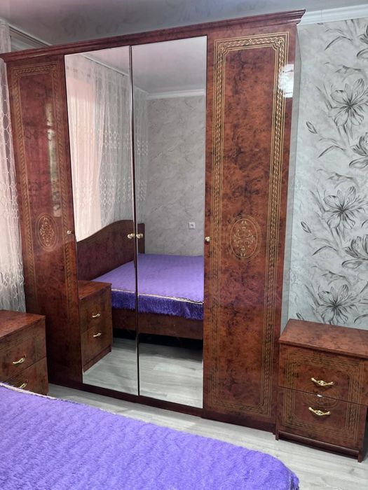 Продам спальний гарнитур