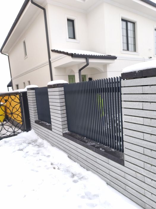 Balustrada porti gard la comanda