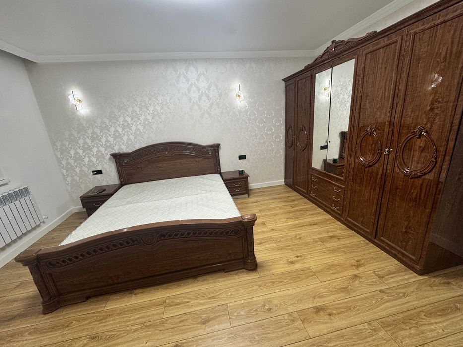 Продаётся спальный гарнитур