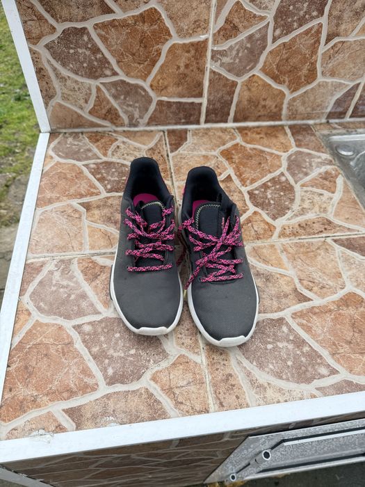 Adidas маратонки 37