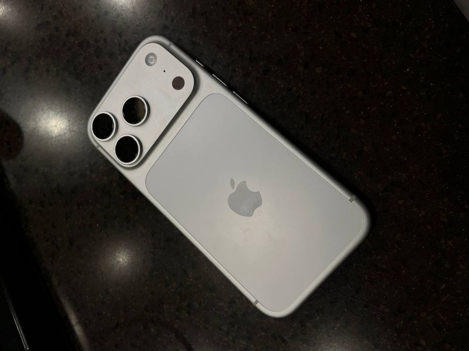 Продам iPhone 17 pro