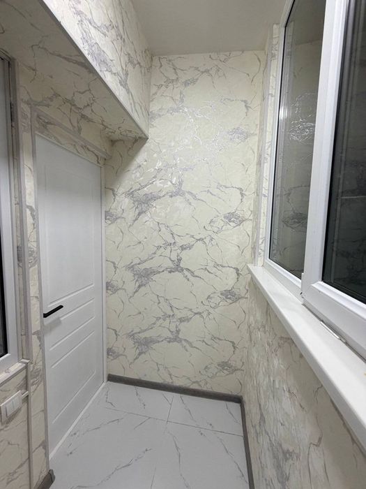 Бир хонали уй балкони билан