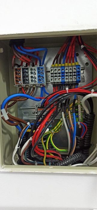 Probleme electrice? Instalații și reparații pentru casă și industrial