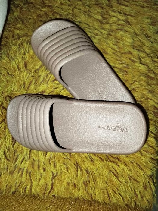 Шлепанцы новые, цвет шоколад