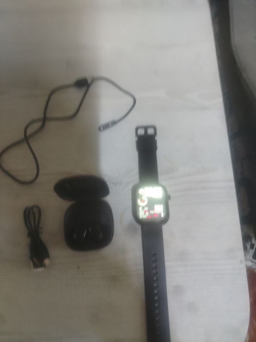 Продам наушники и смарт часы
