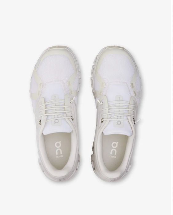 On маратонки в бяло