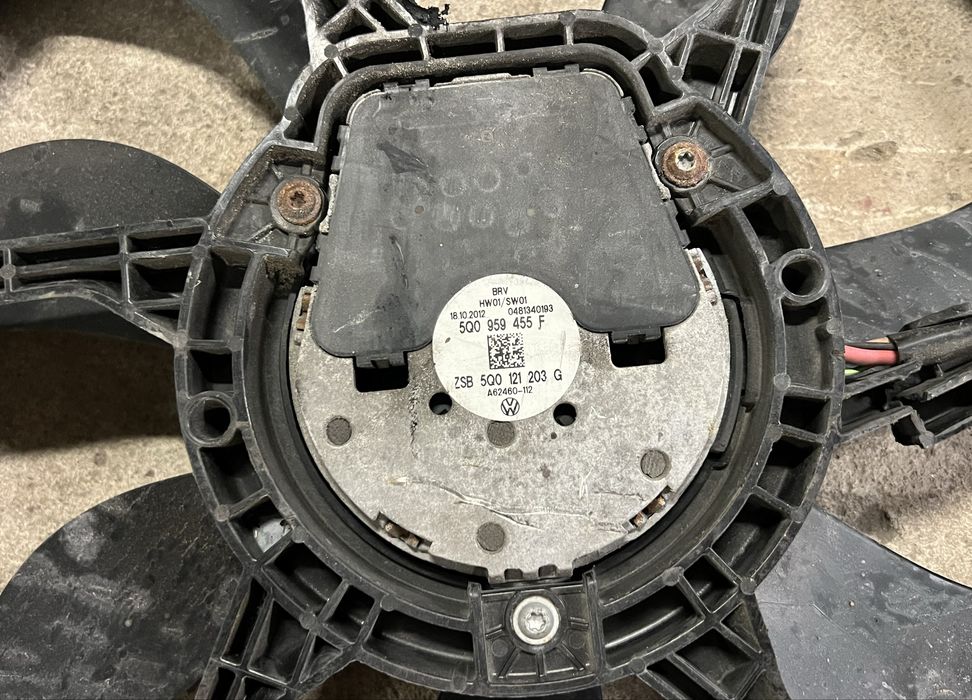 Вентилатор на радиатора  ZSB 5Q0 121 203G VW Audi Skoda Seat