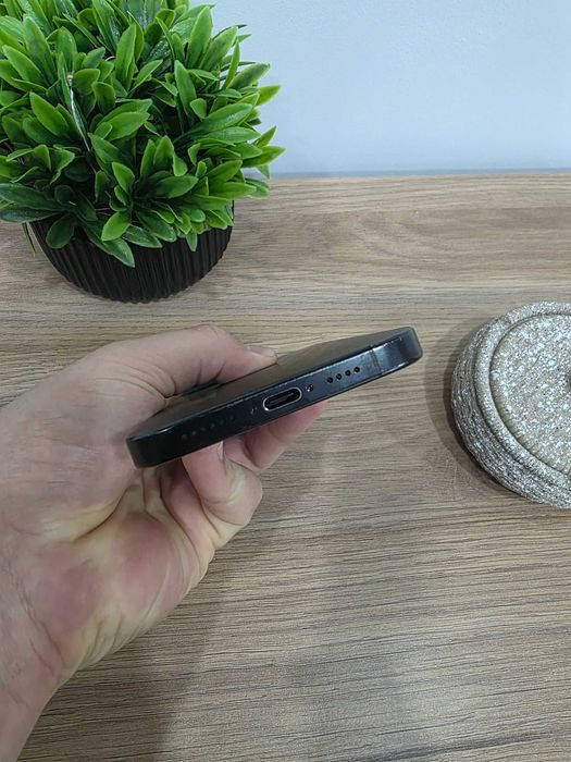 iPhone 16 Pro Max 256GB • Батерия 96% • 284 цикъла • Физическа SIM